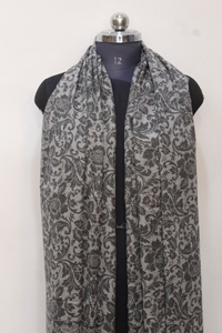 Women Wool Shawl Winter Cutwork Floral Scarf 70x200 cm Gray Black Stole for Daily Wear - Product Image 2