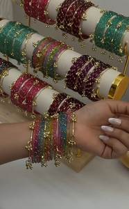 Bracelets en verre décoratifs de fabrication professionnelle, très demandés, style cachemire, vente en gros pour femmes et filles. - Product Image 2