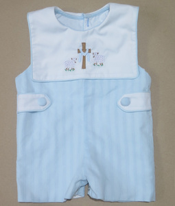 Ensemble de vêtements pour garçon, ensemble de vêtements en coton bleu clair pour garçon avec broderie de croix et de mouton, haut à manches courtes et short, tenue décontractée - Product Image 3