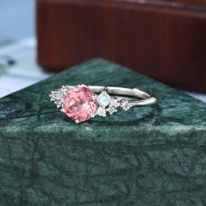 Anillo de Compromiso de Zafiro Rosa de Laboratorio, Corte Redondo, Moissanita, Piedra Lunar, Plata y Oro, Joyería Fina para Mujer - Product Image 2