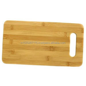 Tabla de cortar de madera diseñada para entusiastas de la cocina que buscan una superficie de madera de primera calidad para la preparación regular de alimentos. - Product Image 2