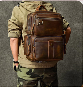 VARAD IMPEX Mochila de cuero genuino para hombre, color marrón, duradera, ligera, de gran capacidad y con diseño impermeable - Product Image 1