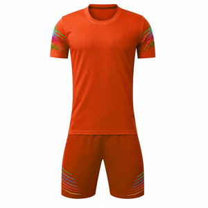 Uniforme de football à manches courtes respirant, léger, de haute qualité, fabriqué au Pakistan, nouveau style, vente en gros, OEM personnalisé - Product Image 2