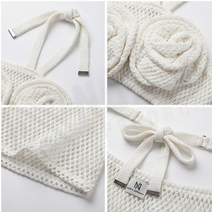 Ensemble de maillot de bain en crochet blanc 2 pièces avec haut halter à fleurs 3D et jupe en résille, vêtements de plage pour femmes - Product Image 4