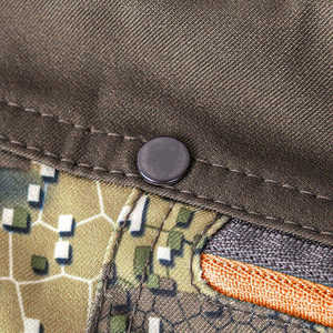 Pantalon de chasse camouflage pour homme avec plusieurs poches et accents orange pour une utilisation en extérieur - Product Image 6