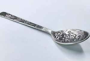 Juego de cubiertos de lujo de acero inoxidable grabado con doble cabeza, cuchillo, tenedor y cuchara, cuchillo para carne y cuchara para postre con diseño de dragón - Product Image 2