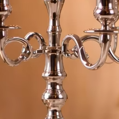 Centre de table en forme de candélabre doré, support de bougies de luxe, candélabre de table pour mariage, candélabre doré à 5 bras, support à bougies en métal - Product Image 5