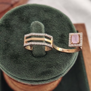 แหวนเพชรทองคำขาว 18K รุ่น Namivaa ดีไซน์ Infinity สำหรับผู้หญิง สไตล์มินิมอล ประดับเพชรแบบ Pave สวยงามหรูหรา เหมาะสำหรับใส่ทุกวัน เป็นของขวัญ  ผิวขัดเงาอย่างดี - Product Image 4