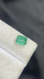 Émeraude naturelle certifiée du Zambie, taille octogonale, pierre à bon lustre, pierre précieuse non montée pour la création de bijoux, 1,01 carat - Product Image 6