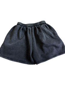 Shorts de moda para mujer con acabado elegante y tela transpirable, ideales para viajes y clima cálido. - Product Image 6