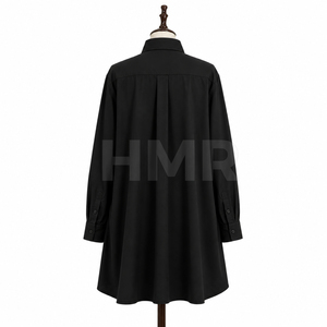 Chemise longue en popeline noire HMR Sorority Sisterhood, col asymétrique, boutonnée, coupe ample, minimaliste, manches longues, couleur unie - Product Image 4