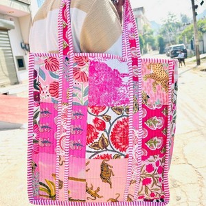 <b>Mini</b> <b>Tote</b> <b>bags</b> Women's Fashion Quilted Cotton <b>Tote</b> <b>Bags</b> with Floral Prints Zipper Closure-Beach & Daily Use Casual Purses - Product Image 3