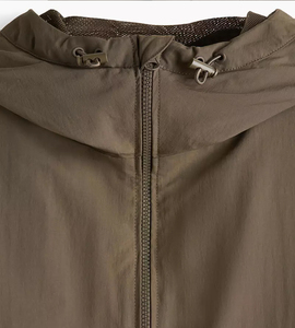 Veste coupe-vent noire pour hommes, veste décontractée légère et coupe-vent à capuche, coupe ample, vêtements d'extérieur pour l'automne - Product Image 4