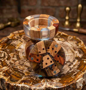 Quemador de incienso de sándalo hecho a mano con resina epoxi, soporte de madera con tapa perforada, difusor de aromaterapia para el hogar y uso religioso. - Product Image 2