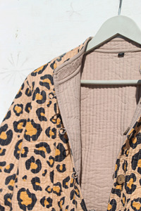 Veste en coton imprimé floral matelassée à manches longues, respirante, avec boutons décoratifs, 2 poches, vêtement long pour l'hiver et le printemps - Product Image 3