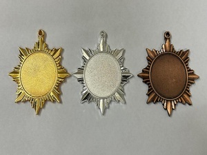 Medallas de Metal en Blanco con Forma de Estrella Radiante, Chapadas en Oro, Plata y Bronce, para Ceremonias de Premiación, Grabado de Logotipo Personalizado, Eventos Deportivos - Product Image 1