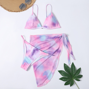 Conjunto de Bikini Triangular Tie Dye Rosa, Morado y Azul, Traje de Baño de Tres Piezas para Mujer, Secado Rápido - Product Image 1