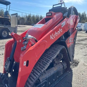 รถตักล้อยาง Kubota SCL1000 ได้รับมาตรฐาน EPA เครื่องยนต์ดีเซล Kubota 18.5 กิโลวัตต์ รถขุดขนาดเล็ก บุ้งกี๋ 4 in 1 รถตักล้อยางขนาดเล็ก - Product Image 1