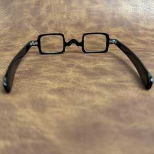 Gafas con Montura de Cuerno Redonda, Color Negro, Estilo Artesanal, Hechas a Mano, Diseño Ajustable, Material Ecológico, Arte Animal Moderno, Coleccionable - Product Image 4