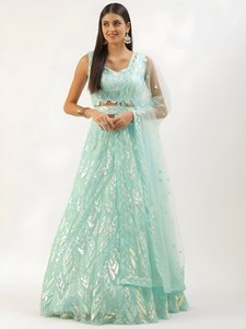 Ensemble Lehenga Choli moderne en tulle bleu ciel avec broderie géométrique à sequins, sans manches, avec dupatta longue pour femme, tenue de mariage - Product Image 4