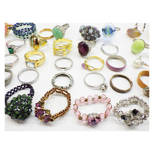Conjunto de Accesorios de Estilo Japonés Usados, Unisex, de Calidad Fabulosa y Precio Increíble, 50 Anillos de Moda al por Mayor - Product Image 1