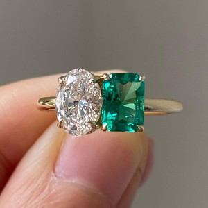 Anillo de Compromiso de Oro de 10K, 14K o 18K con Dos Diamantes Cultivados en Laboratorio de 2.00 CT, Corte Oval y Radiante, Estilo Toi et Moi - Product Image 6