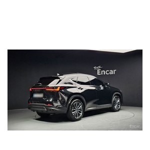 Lexus NX 2024 de Lujo con Volante a la Izquierda, Asientos de Cuero y Cámara Trasera - 25,766 km - Product Image 2