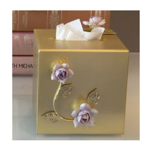 Boîte à mouchoirs carrée au design floral moderne Porte-serviettes en métal de qualité supérieure pour les mariages et les événements Décoratif pour la maison et le bureau - Product Image 1
