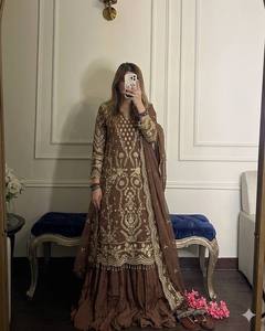 ชุดเดรส Anarkali สีน้ำตาลปักลายสไตล์ปากีสถาน ชุดเลเฮนกาแขนยาว พร้อมผ้าคลุมไหล่ สำหรับงานปาร์ตี้และงานแต่งงาน - Product Image 1