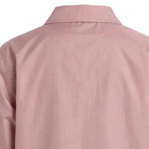 เสื้อแจ็คเก็ตโค้ชสีชมพูสำหรับผู้หญิง ปักลายตัวอักษร แจ็คเก็ตลำลองติดกระดุมด้านหน้า เสื้อคลุมแฟชั่นสตรีทแวร์ เสื้อท่อนบนสุดเก๋ เสื้อผ้าผู้หญิงมีสไตล์ - Product Image 4