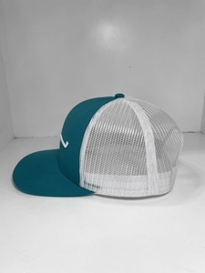 Gorra Trucker Blanca Estructurada con Bordado 3D Personalizable, Fabricada en Vietnam, Estilo Deportivo Urbano para Uso Diario - Product Image 5