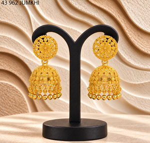 Pendientes Jhumka de Estilo Bohemio Geométrico Chapados en Oro Tradicional Indio Mahavir al por Mayor para Mujer, Ideales para Bodas y Fiestas, Diseño Étnico Colgante - Product Image 4
