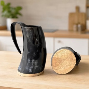Chope à bière artisanale en corne de bœuf véritable, authentique tasse à méad viking - Product Image 2