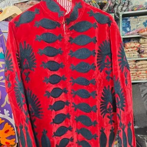 Veste courte décontractée en velours brodé à fils épais pour femme, col montant ouvert, fabrication sur mesure en gros, OEM Suzani - Product Image 5