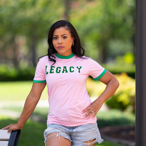 Camiseta Personalizada Rosa Claro para Mujer, Bordada con Letras Verdes LEGACY, Cuello Redondo, Manga Corta, Ribete Verde, Estilo Casual - Product Image 4