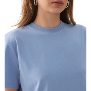 Camiseta de Algodón Lisa para Mujer, Cuello Redondo, Manga Corta, Informal, Básica, con Logotipo Personalizado, Venta al Por Mayor, OEM - Product Image 4