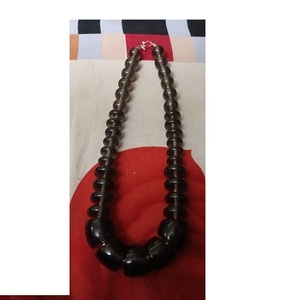 Collar de Bolas de Resina Naranja Intenso con Cuentas Grandes Brillantes, Joyería Artesanal de Diseño Vibrante para Mujer, Accesorio de Moda Robusto - Product Image 4