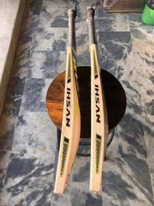 Bate de Críquet Ihsan Sports Lynx X Pro Ligero, Ambidiestro, de Madera de Sauce Inglés, con Funda Incluida, Lámina Antideslizante y Agarre Adicional - Product Image 3