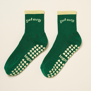 <b>Custom</b> Logo Green <b>Grip</b> Women <b>Socks</b> Crew Non Slip Yoga <b>Socks</b> Heart Sole <b>Custom</b> Logo Indoor Workout Wear - Product Image 1