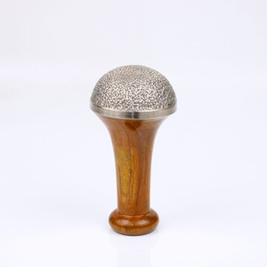 Outil de massage corporel et des pieds traditionnel Kansa Vatki de qualité supérieure, avec poignée en bois, pour une prise en main directe et confortable - Product Image 2