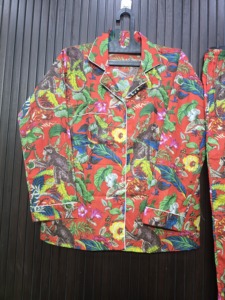 Pijamas con estampado de mono rojo para mujer, manga larga, cuello vuelto, corte holgado, ropa informal para estar en casa, pantalones hasta el tobillo, ropa de primavera - Product Image 3
