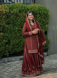 Ensemble Kurti Plazzo pour femmes, tenue traditionnelle élégante, parfaite pour les mariages, les occasions festives, les soirées et un look élégant - Product Image 6