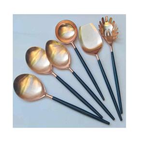 Fournitures de restauration pour mariage, fournitures de restaurant durables avec un style classique, ensemble de couverts en métal faits à la main de haute qualité et personnalisés - Product Image 1