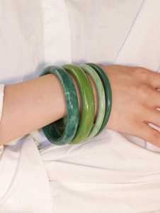 Green <b>Resin</b> Bangle Bracelet Set Stackable Acrylic Bangles Minimalist Glossy Bracelets Jade Style Jewelry Summer <b>Resin</b> <b>Crafts</b> - Product Image 1