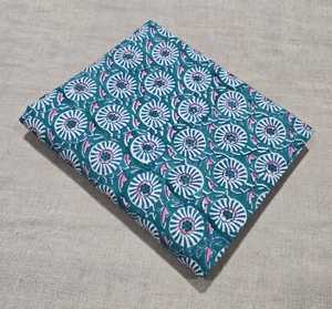 Tela de algodón estampada a mano de la India, tela de algodón suave con estampado a mano, proveedor mayorista de exportación, proveedor listo para pedidos al por mayor. - Product Image 4