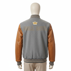 Veste varsity en laine grise pour homme avec manches en cuir marron, logo brodé A18 RILL INTL sur le devant, style preppy, vêtement d'automne - Product Image 2