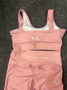 Conjunto de Yoga para Mujer, Diseño Sólido con Tirantes Cruzados, Top Corto sin Costuras de 2 Piezas, Leggings Largos de Cintura Alta, Ropa Deportiva de Primera Calidad para Gimnasio - Product Image 5