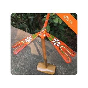 [MEILLEURES VENTES] Jouet libellule en bambou peint Lotus Bleu pour jeux de plein air, jeux de vol, fait main naturellement pour enfants et événements familiaux - Product Image 1