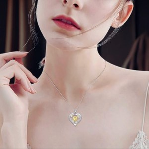 จี้รูปหัวใจดอกเดซี่ประดับเพชรคิวบิกเซอร์โคเนียสไตล์วินเทจจาก NIKHIL GEMS เงินแท้ 925 พร้อมใบรับรองจากผู้เชี่ยวชาญ - Product Image 4