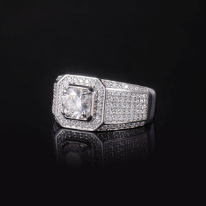 Bague de cocktail unisexe en or massif 18 carats avec pierre naturelle sertie à griffes, style de luxe géométrique, plaqué rhodium, certifiée IGI - Product Image 2